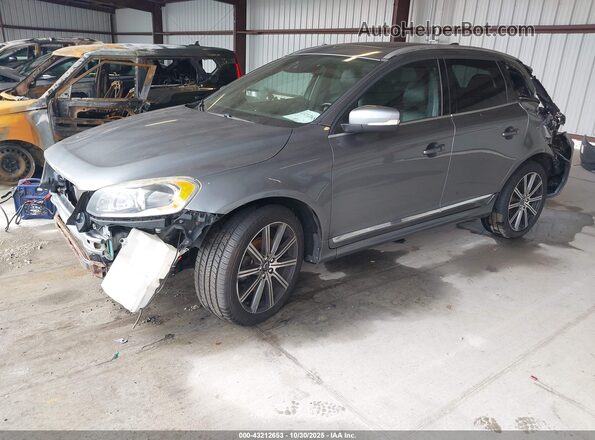 YV4902RM6G2784897 2016 VOLVO XC60 Gray Vista tres cuartos delantera izquierda