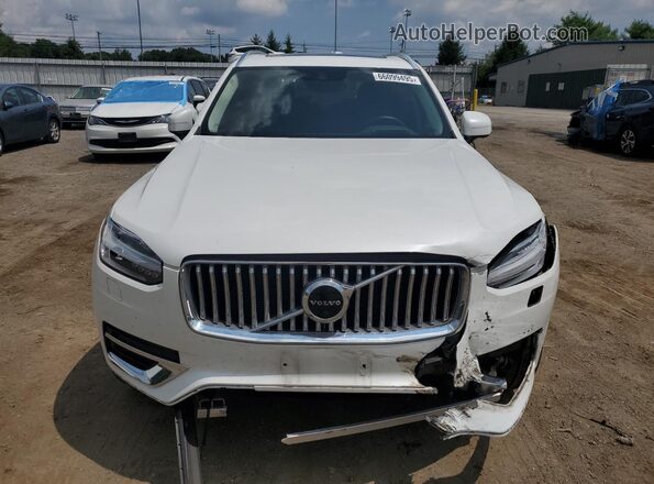 YV4A221L7M1676560 2021 VOLVO XC90 White Вид спереду