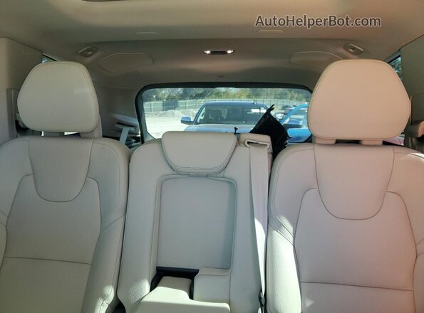 YV4A22PK1N1860568 2022 VOLVO XC90 Blue Widok tylnych siedzeń