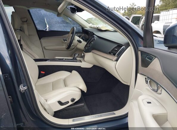 YV4A22PL0M1754152 2021 VOLVO XC90 Dark Blue Vista interior delantera