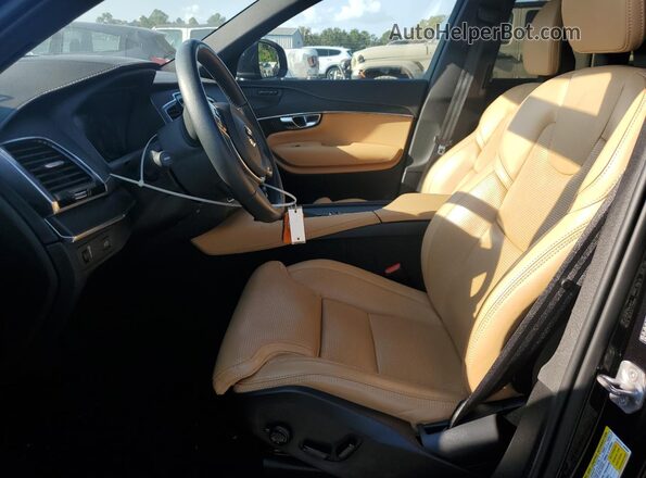 YV4A22PLXN1793073 2022 VOLVO XC90 Black Vista interior delantera