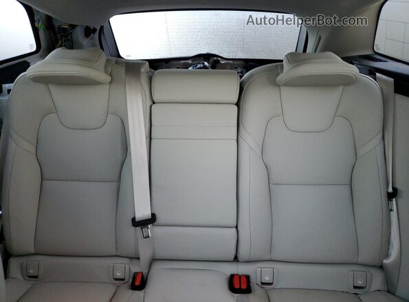 YV4A22RL6L1530637 2020 VOLVO XC60 White Հետևի նստատեղերի տեսք