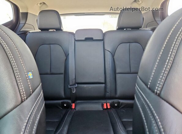 YV4AC2HK7L2232792 2020 VOLVO XC40 Gray Rear seats view