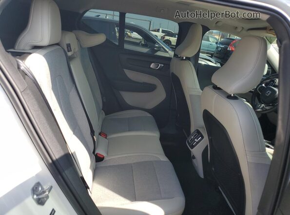 YV4AC2HK9L2248251 2020 VOLVO XC40 Белый Вид задней части салона
