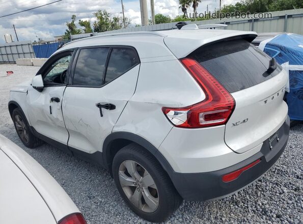 YV4AC2HKXN2769773 2022 VOLVO XC40 Белый 