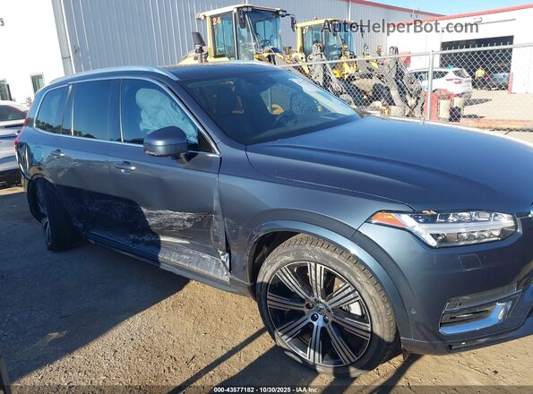 YV4BR00L3M1758310 2021 VOLVO XC90 RECHARGE PLUG-IN HYBRID Blue Widok wnętrza z tyłu