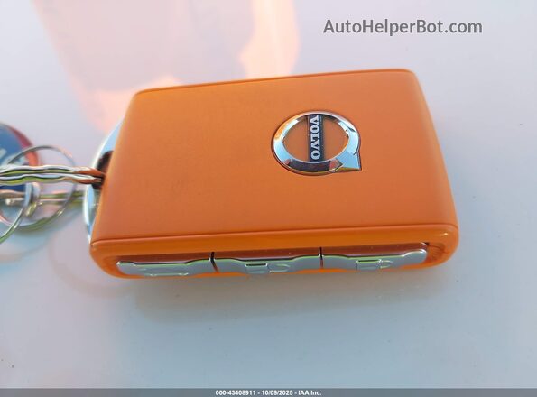 YV4BR0CL6M1761858 2021 VOLVO XC90 RECHARGE PLUG-IN HYBRID Blue Widok deski rozdzielczej