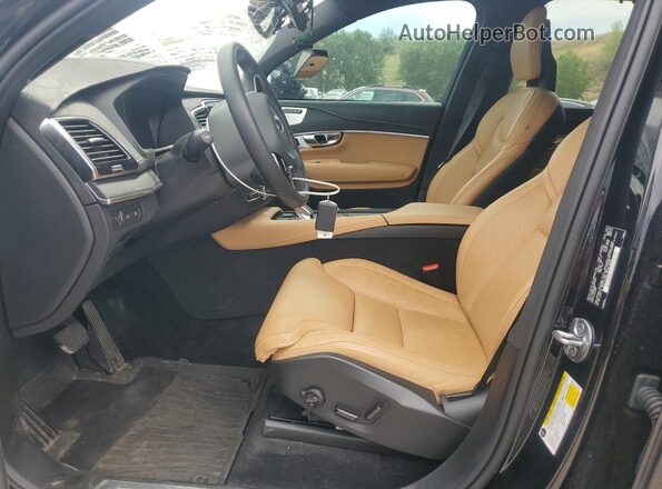 YV4BR0CL9N1817650 2022 VOLVO XC90 Черный Вид салона спереди