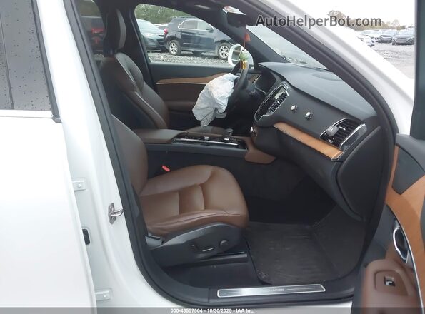 YV4BR0CZ1N1790674 2022 VOLVO XC90 RECHARGE PLUG-IN HYBRID White Vista interior delantera