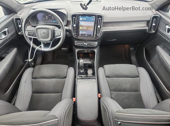 YV4ED3GL5P2051064 2023 VOLVO C40 Black Առջևի վահանակի տեսք
