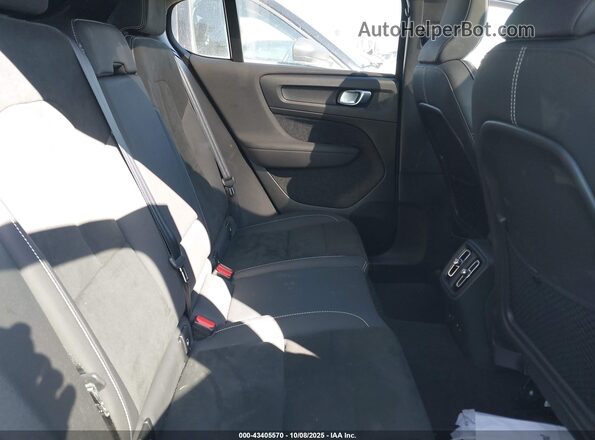 YV4ED3GLXP2044708 2023 VOLVO C40 RECHARGE PURE ELECTRIC Green Вид наклейки з VIN-кодом
