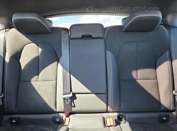 YV4ED3GM1P2055833 2023 VOLVO C40 Black Widok tylnych siedzeń