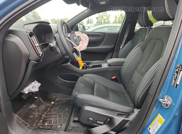 YV4ED3GM4P2056331 2023 VOLVO C40 Синий Вид салона спереди