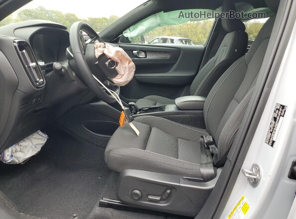 YV4ED3UAXN2774683 2022 VOLVO XC40 Gray Вид салону спереду