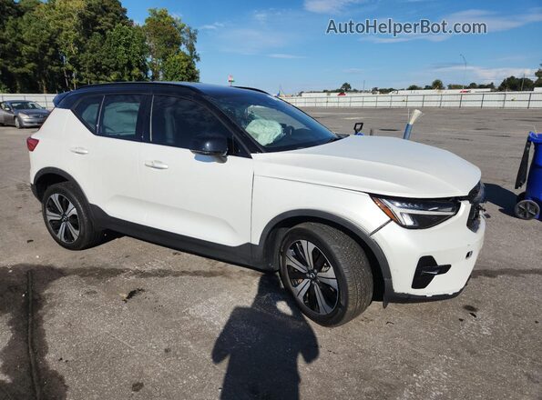 YV4ED3UL0P2107433 2023 VOLVO XC40 White Delantero derecho