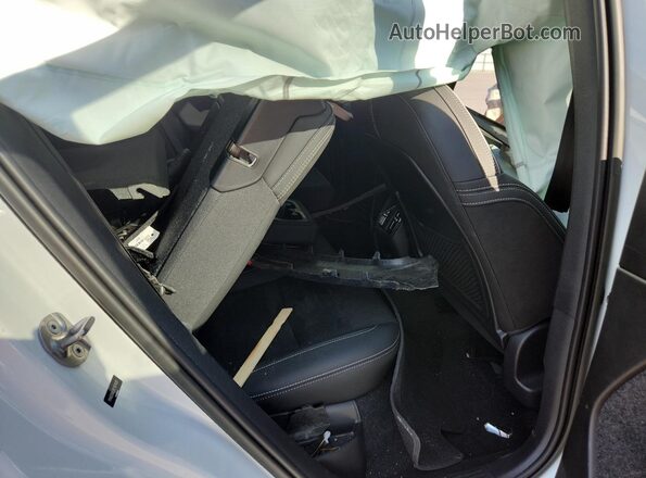 YV4ED3UL0P2107433 2023 VOLVO XC40 White Vista de los asientos traseros