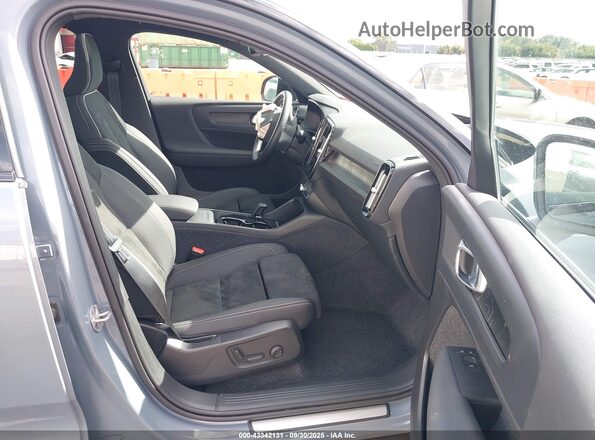 YV4ED3UL8P2099324 2023 VOLVO XC40 RECHARGE PURE ELECTRIC Blue Vista interior delantera