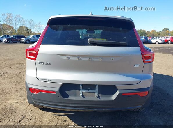 YV4ED3UM4P2941813 2023 VOLVO XC40 RECHARGE PURE ELECTRIC Серебряный 