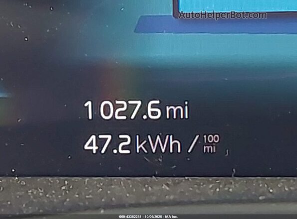 YV4ED3UR4M2568487 2021 VOLVO XC40 RECHARGE PURE ELECTRIC White 