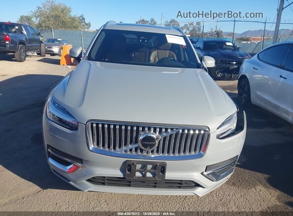 YV4H60CE1R1218431 2024 VOLVO XC90 RECHARGE PLUG-IN HYBRID Gray Widok wnętrza z tyłu