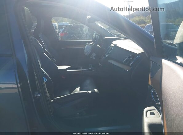 YV4H60CW0P1942858 2023 VOLVO XC90 RECHARGE PLUG-IN HYBRID Blue Widok wnętrza z przodu