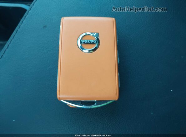 YV4H60CW0P1942858 2023 VOLVO XC90 RECHARGE PLUG-IN HYBRID Blue Widok deski rozdzielczej