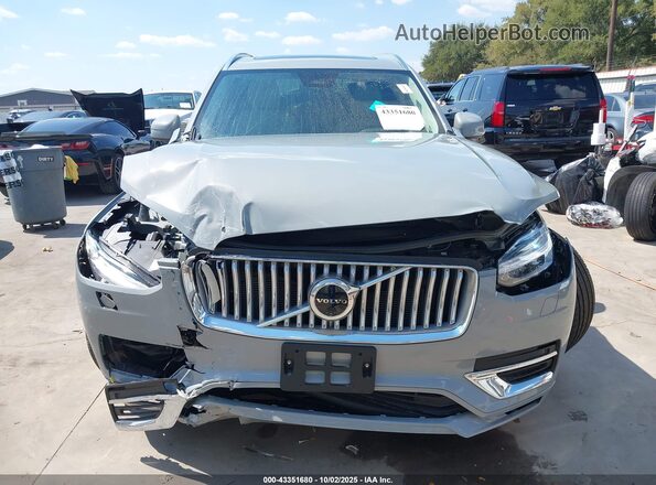 YV4H60PF4S1325076 2025 VOLVO XC90 PLUG-IN HYBRID Gray Widok wnętrza z tyłu