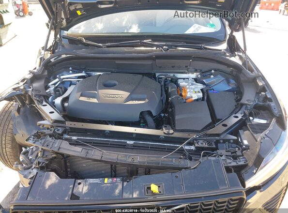 YV4H60RC6S1149019 2025 VOLVO XC60 PLUG-IN HYBRID Dark Blue Rear view