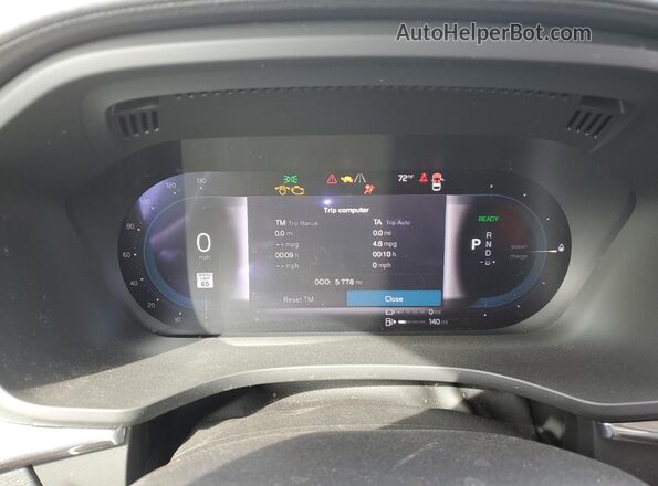YV4H60RM7S1008033 2025 VOLVO XC60 Silver ხელსაწყოთა პანელის ხედი