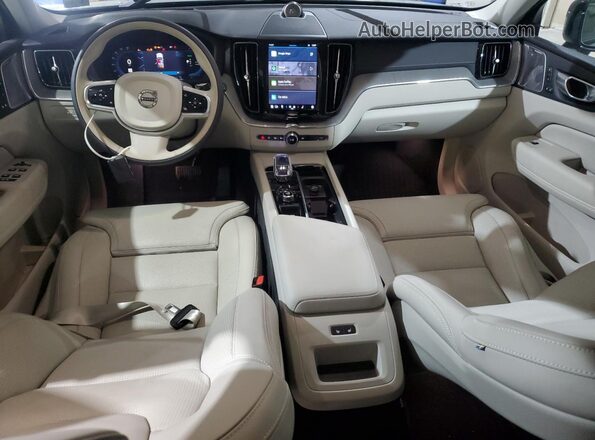 YV4H60RM9S1128531 2025 VOLVO XC60 Gray Vista del salpicadero