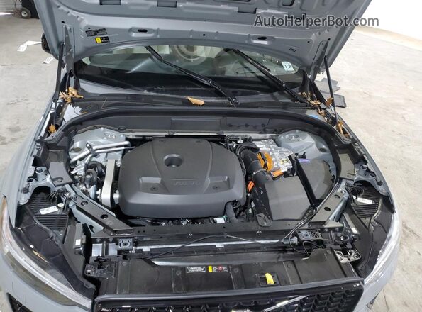 YV4H60RM9S1128531 2025 VOLVO XC60 Gray Vista del compartimento del motor