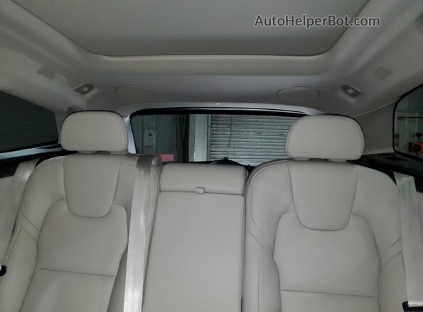 YV4H60RM9S1128531 2025 VOLVO XC60 Gray Vista de los asientos traseros