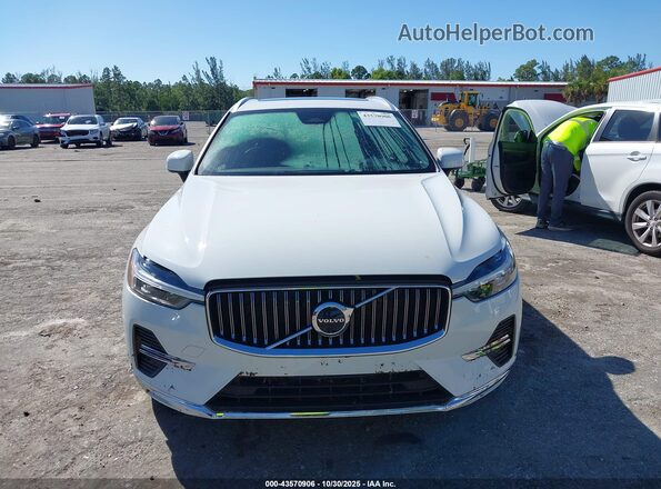 YV4L12DL2N1086453 2022 VOLVO XC60 White Front view
