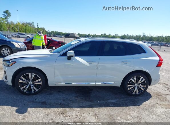 YV4L12DL2N1086453 2022 VOLVO XC60 White 360 interior view
