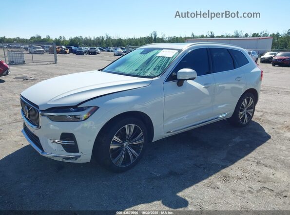 YV4L12DL2N1086453 2022 VOLVO XC60 White Front left