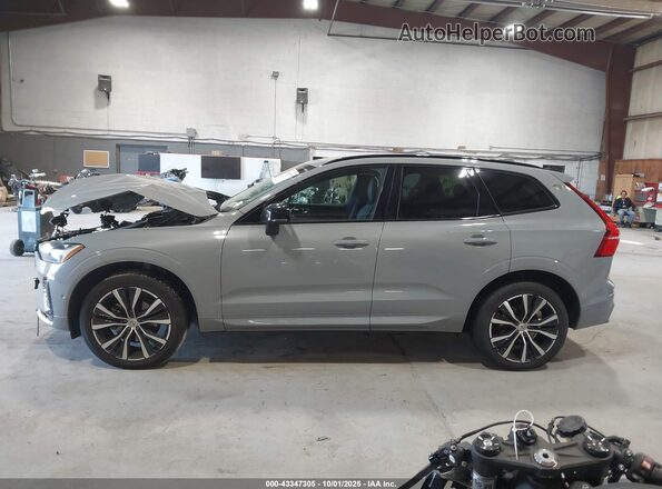 YV4L12RL2R1812925 2024 VOLVO XC60 Gray Սալոնի 360 աստիճան տեսք