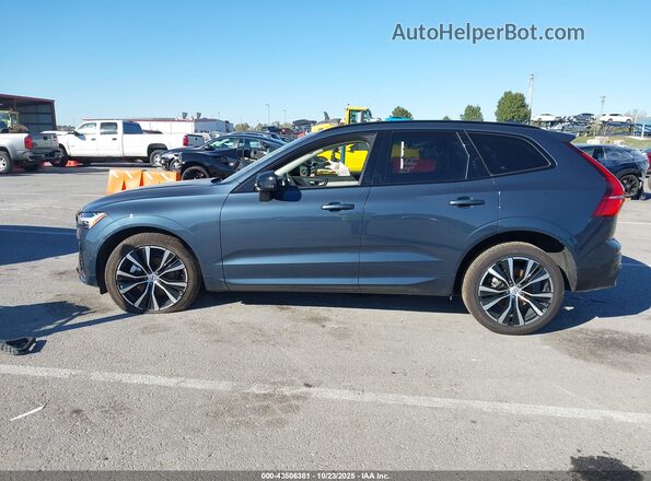 YV4L12RL4R1941779 2024 VOLVO XC60 Blue Սալոնի 360 աստիճան տեսք
