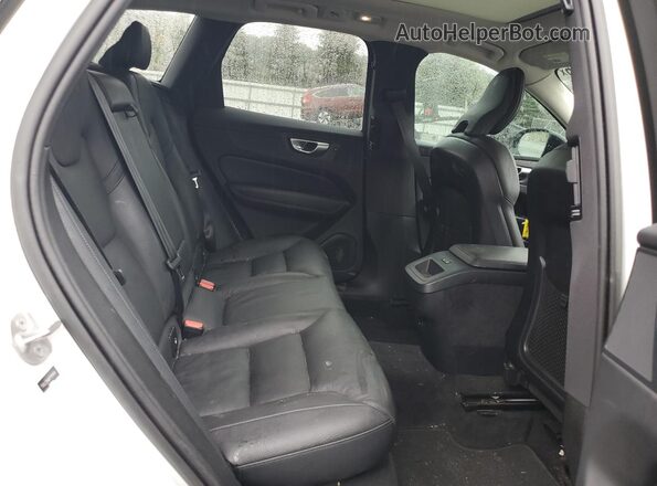 YV4L12RW0P1294949 2023 VOLVO XC60 White 