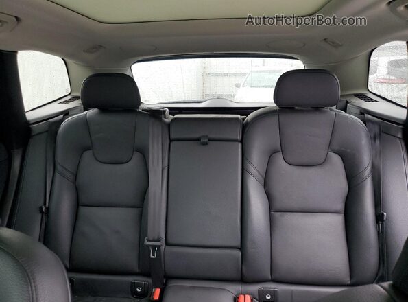 YV4L12RW0P1294949 2023 VOLVO XC60 White 