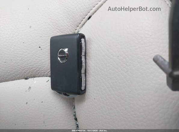 YV4L12RW4P1203763 2023 VOLVO XC60 Gray Dashboard view