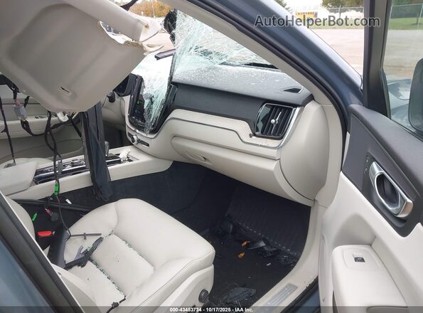 YV4L12RW4P1203763 2023 VOLVO XC60 Gray Front interior view