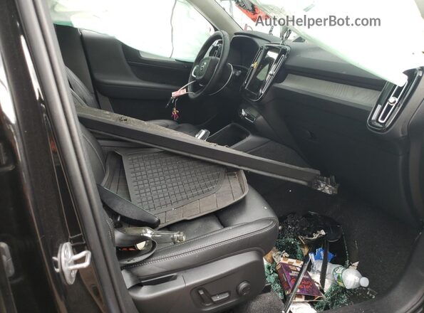 YV4L12UE0S2485658 2025 VOLVO XC40 Black Vista interior delantera