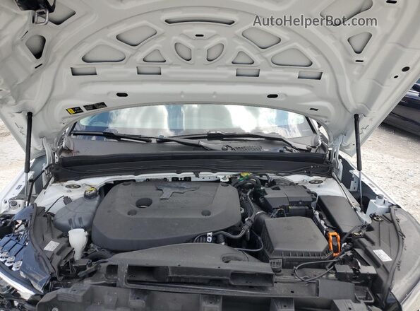 YV4L12UE1R2372943 2024 VOLVO XC40 White Rear interior view