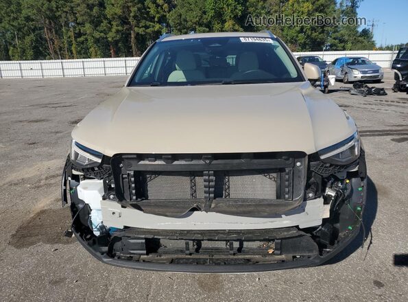 YV4L12UEXS2458421 2025 VOLVO XC40 Кремовый Вид спереди