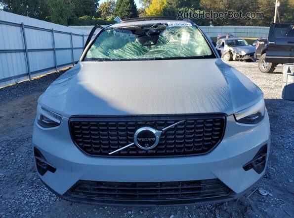 YV4L12ULXR2321200 2024 VOLVO XC40 Gray Vista frontal