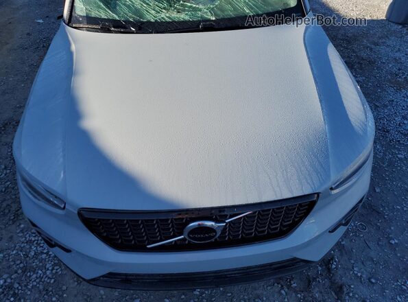 YV4L12ULXR2321200 2024 VOLVO XC40 Gray Vista interior trasera