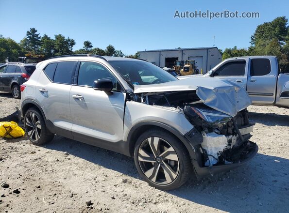 YV4L12UW3P2939546 2023 VOLVO XC40 Silver Delantero derecho