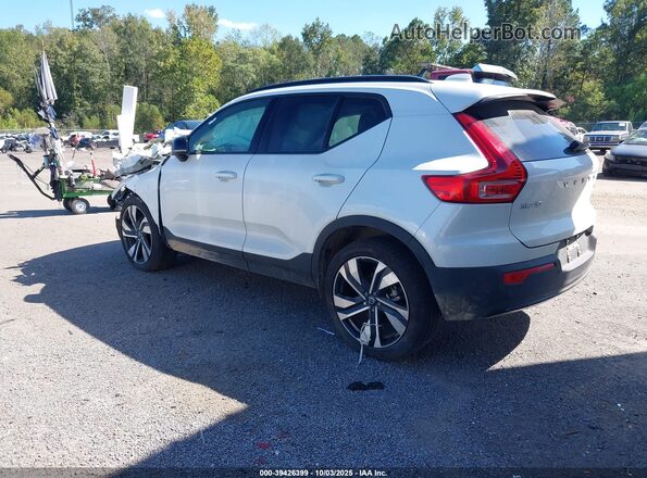 YV4L12UX3P2102255 2023 VOLVO XC40 White 