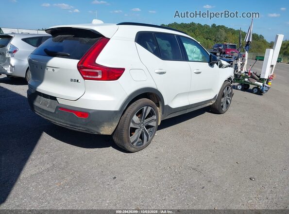 YV4L12UX3P2102255 2023 VOLVO XC40 White 