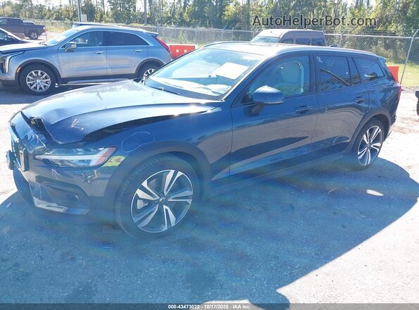 YV4L12WK4S2146369 2025 VOLVO V60 CROSS COUNTRY Blue წინა მარცხენა ხედი სამი მეოთხედიდან